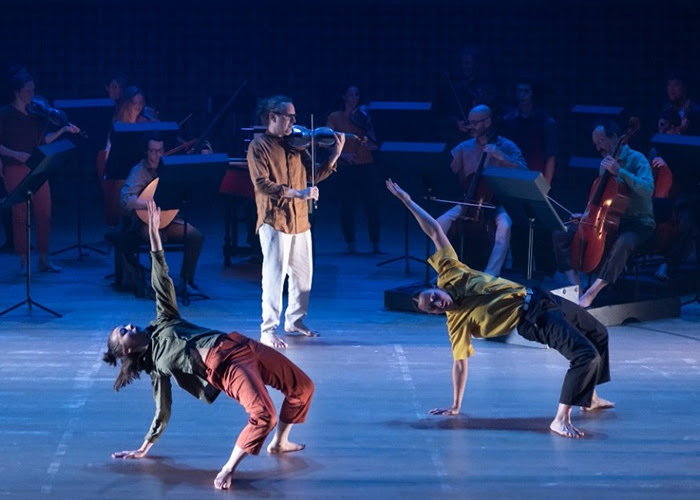 Danseurs en représentation à l'Opéra de Massy